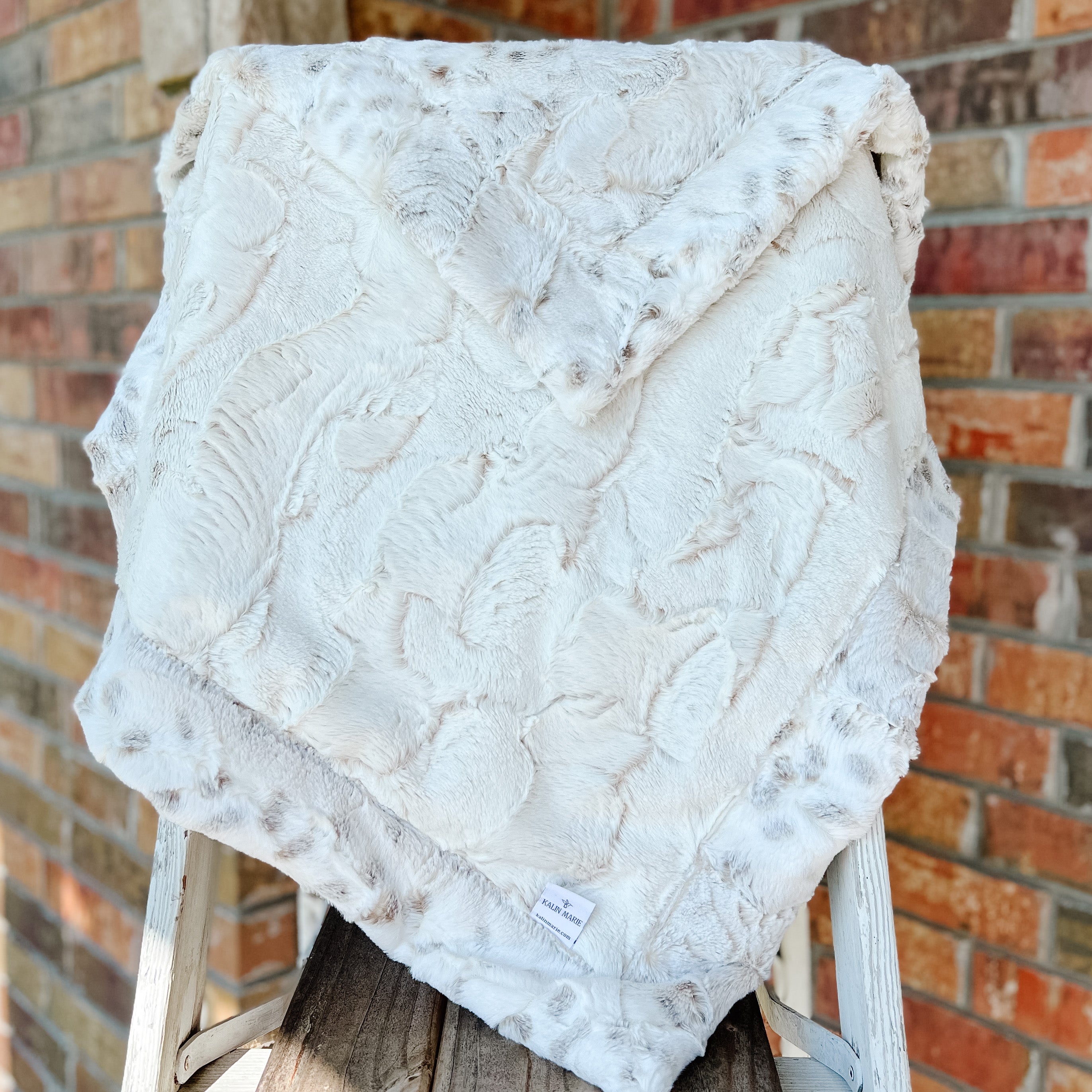 RTS Camel Frosted Hide & Frosted Arctic Lynx Luxe Blanket