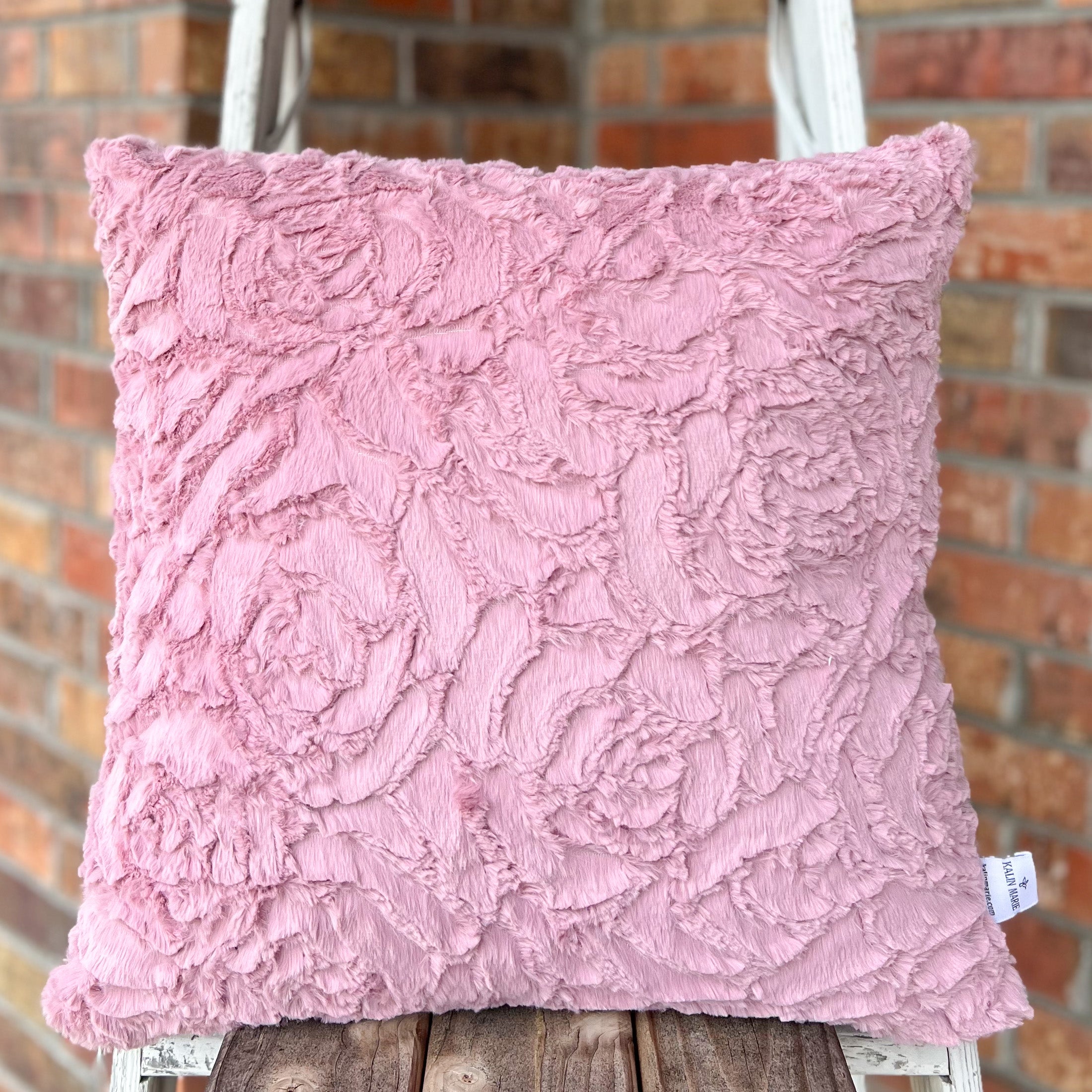 Finished 18x18 Pillow Cover with Invisible Zipper