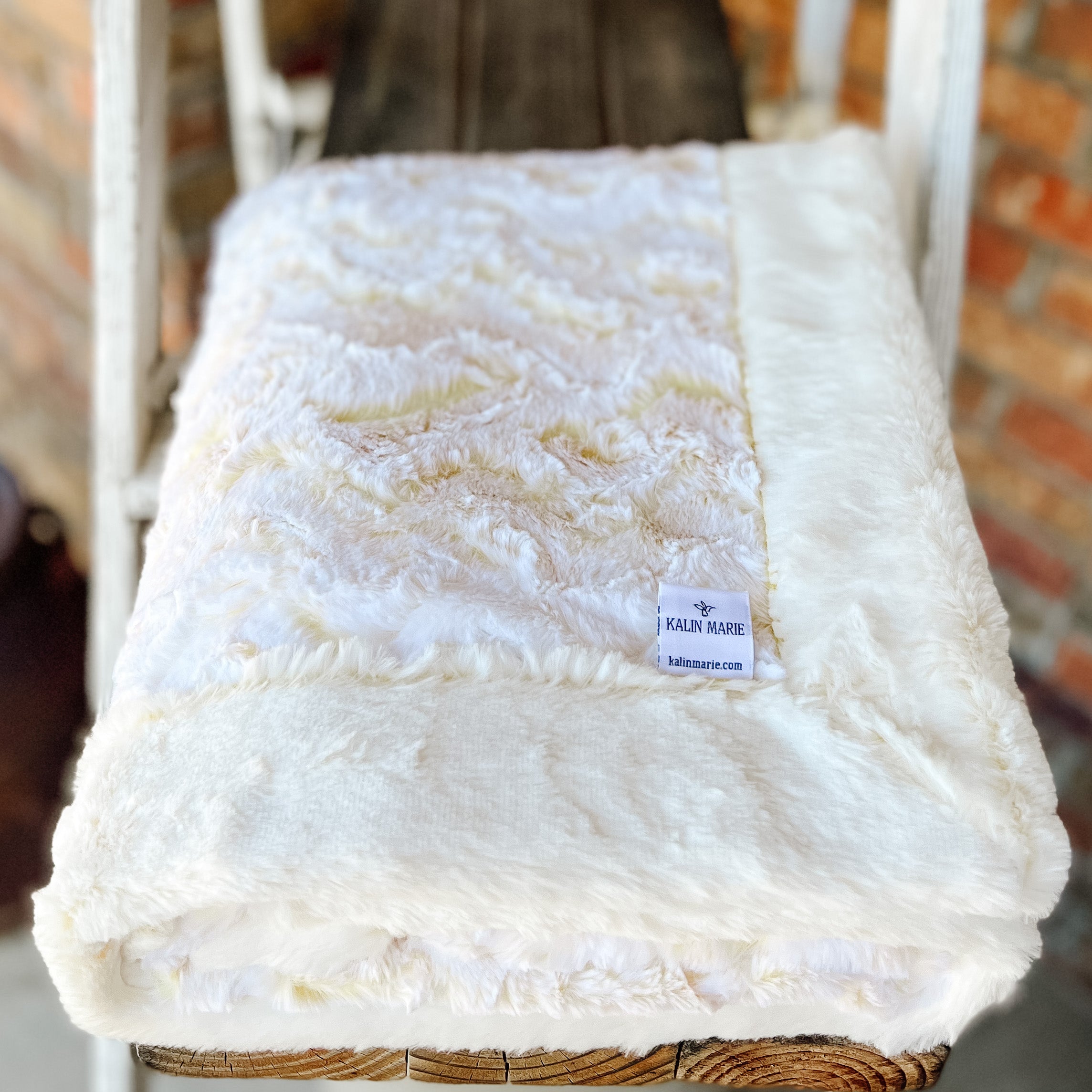 Snowy Owl Buttercup & Lemon Frost Double Luxe Blanket