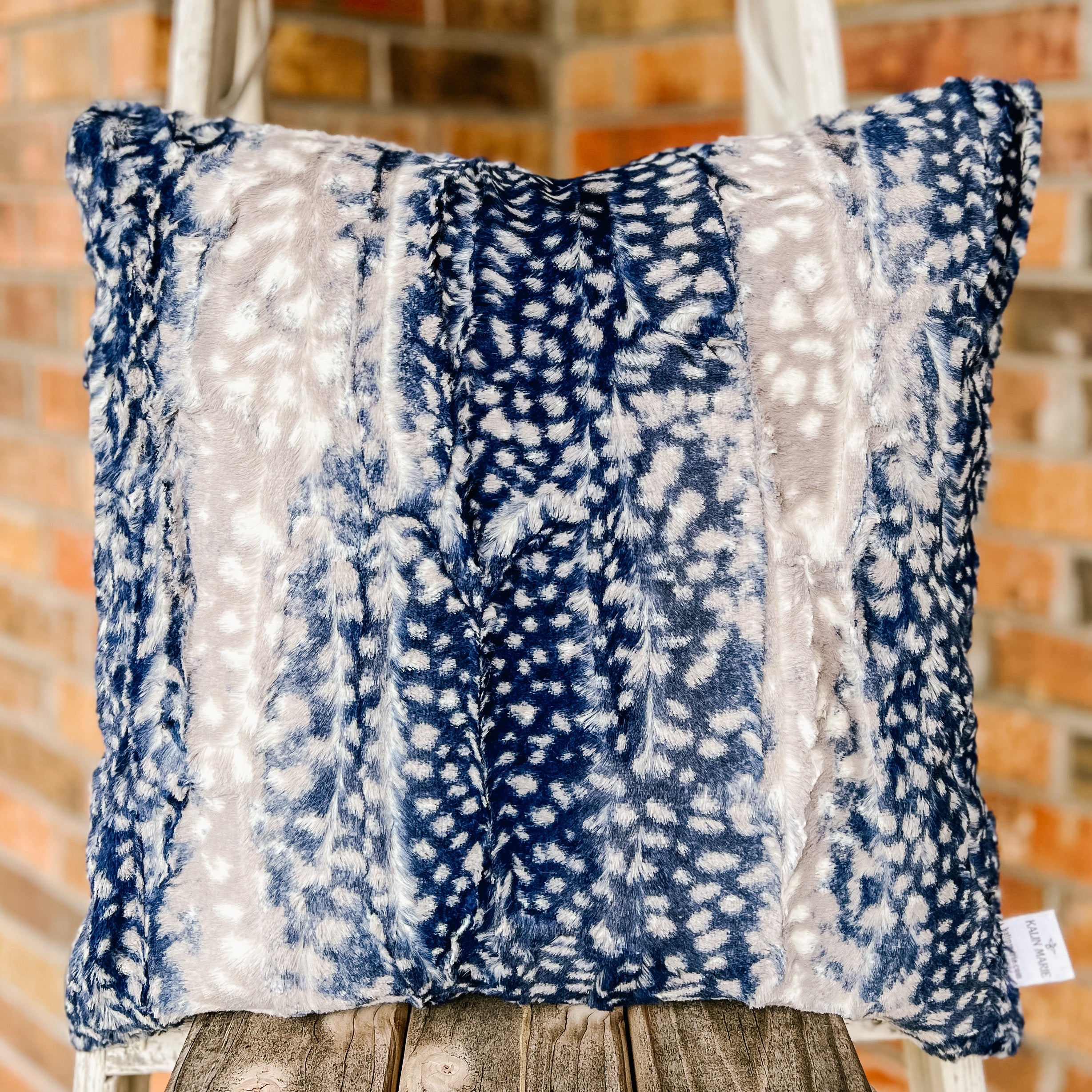 Finished 18x18 Pillow Cover with Invisible Zipper