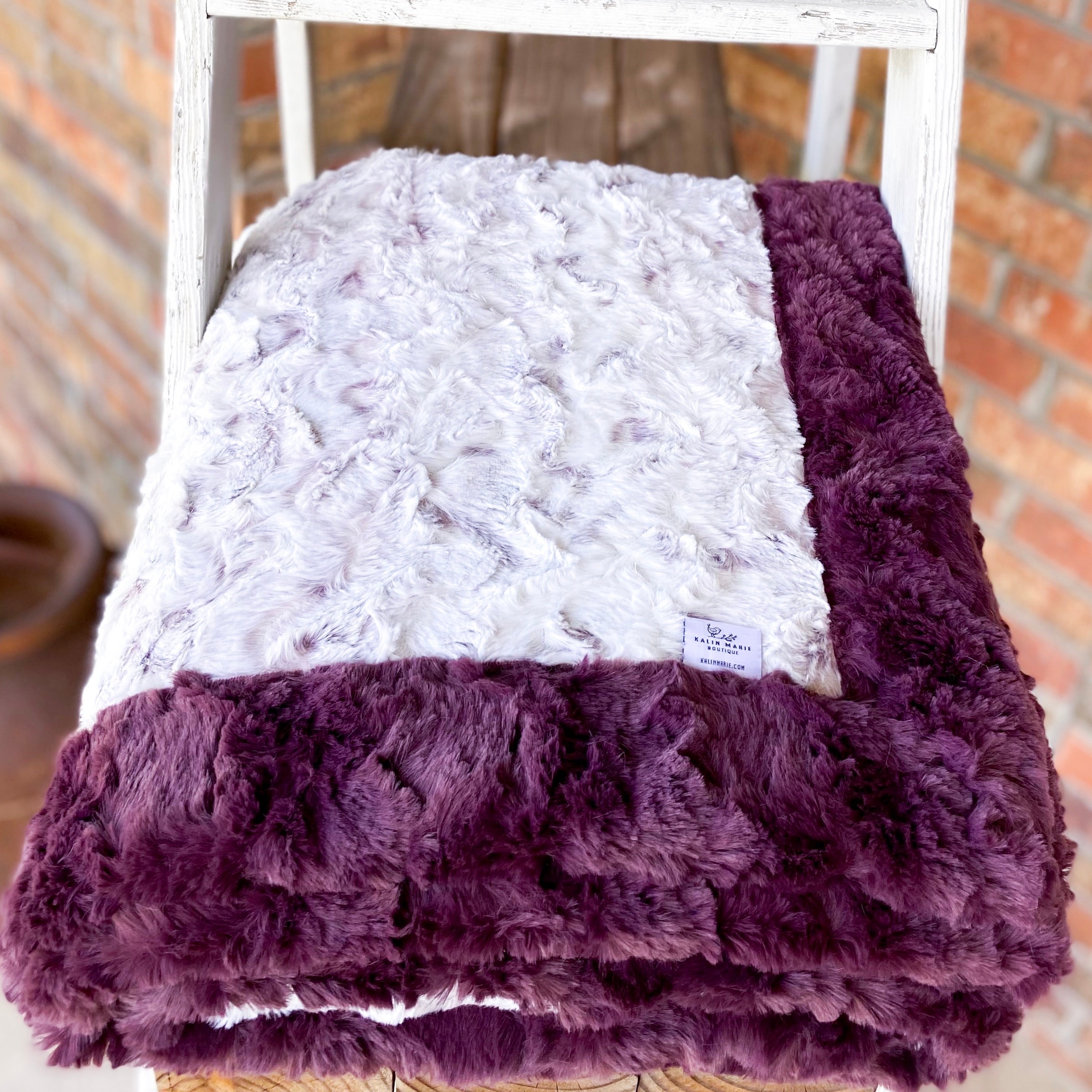 RTS Snowy Owl Elderberry & Plumwine Glacier Luxe Blanket