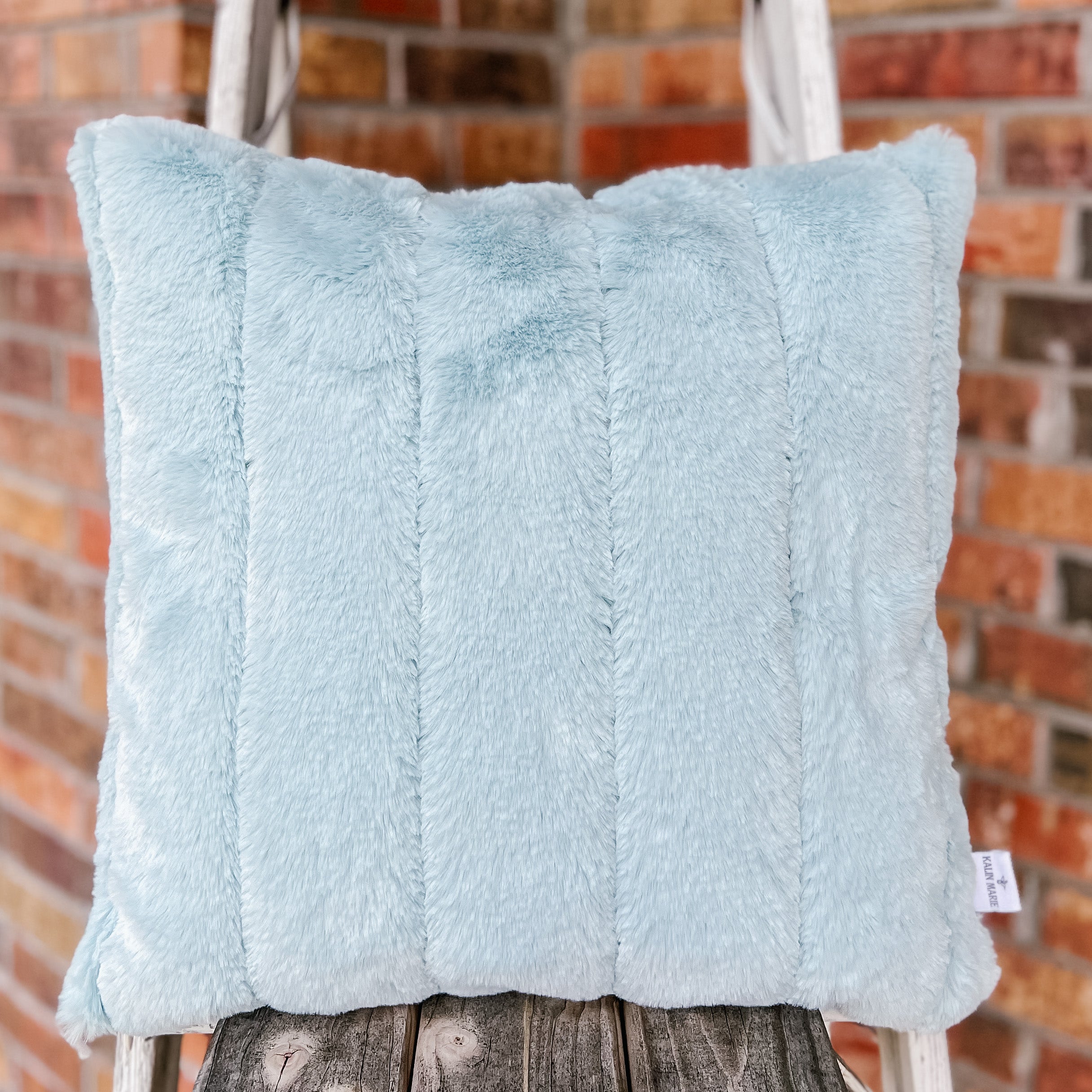 Finished 20x20 Pillow Cover with Invisible Zipper