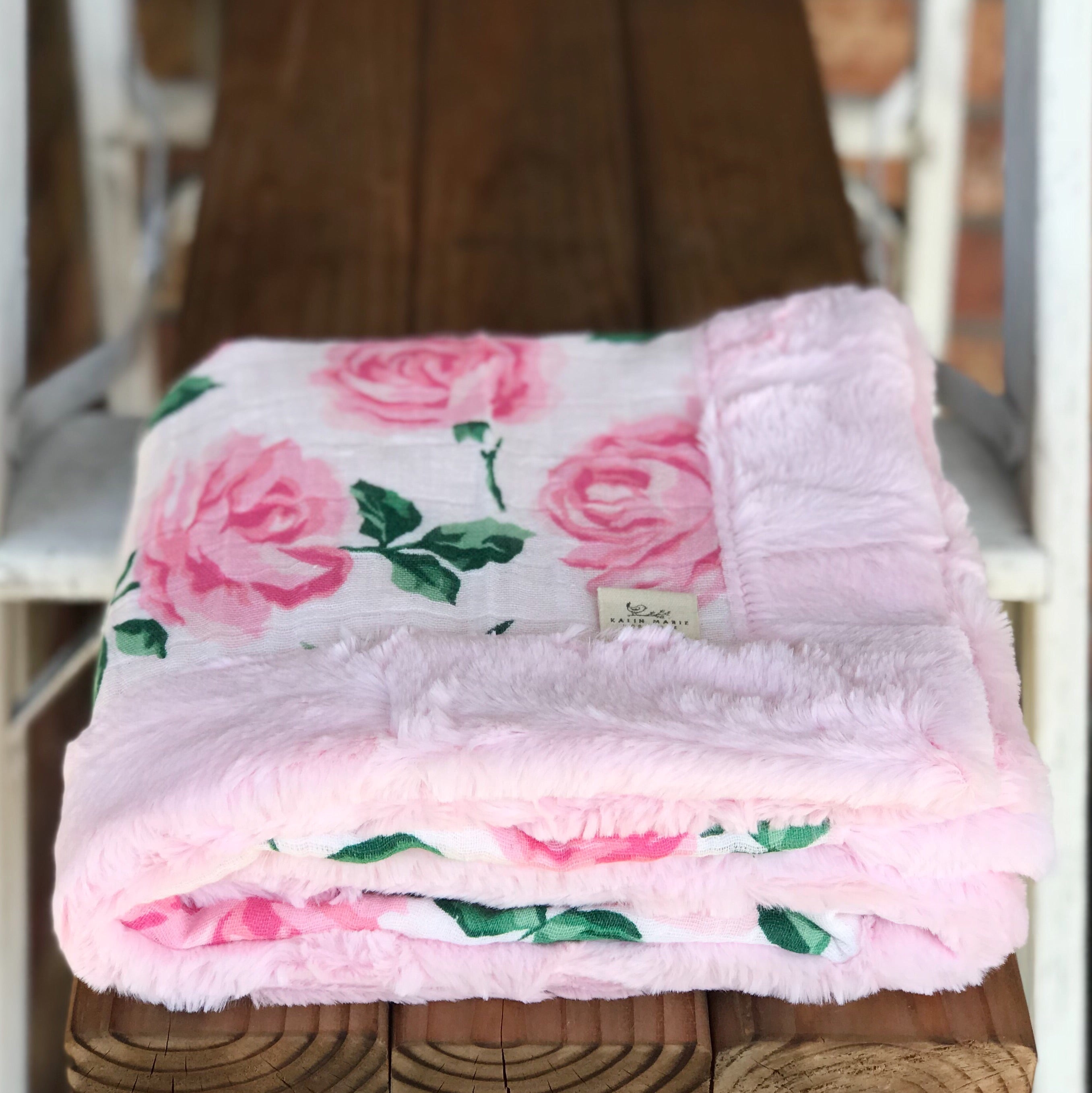 Easy Order La Vie En Rose Pink Luxe Snuggle Blanket