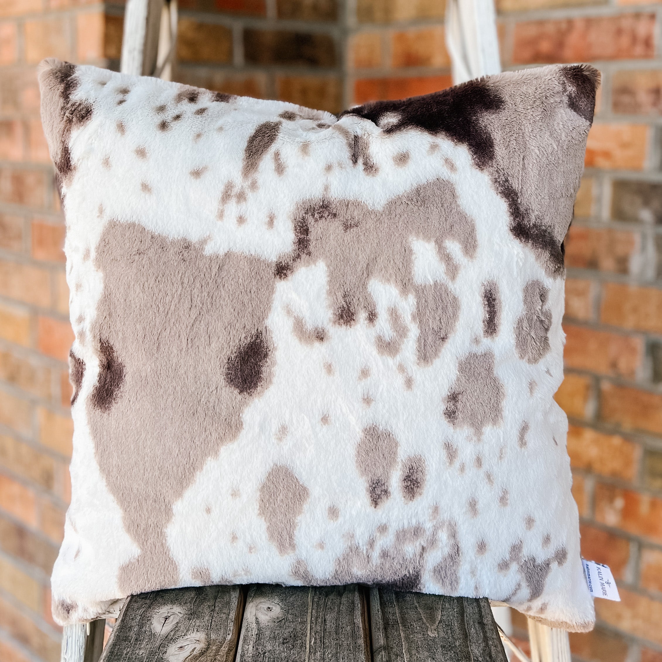 Finished 18x18 Pillow Cover with Invisible Zipper