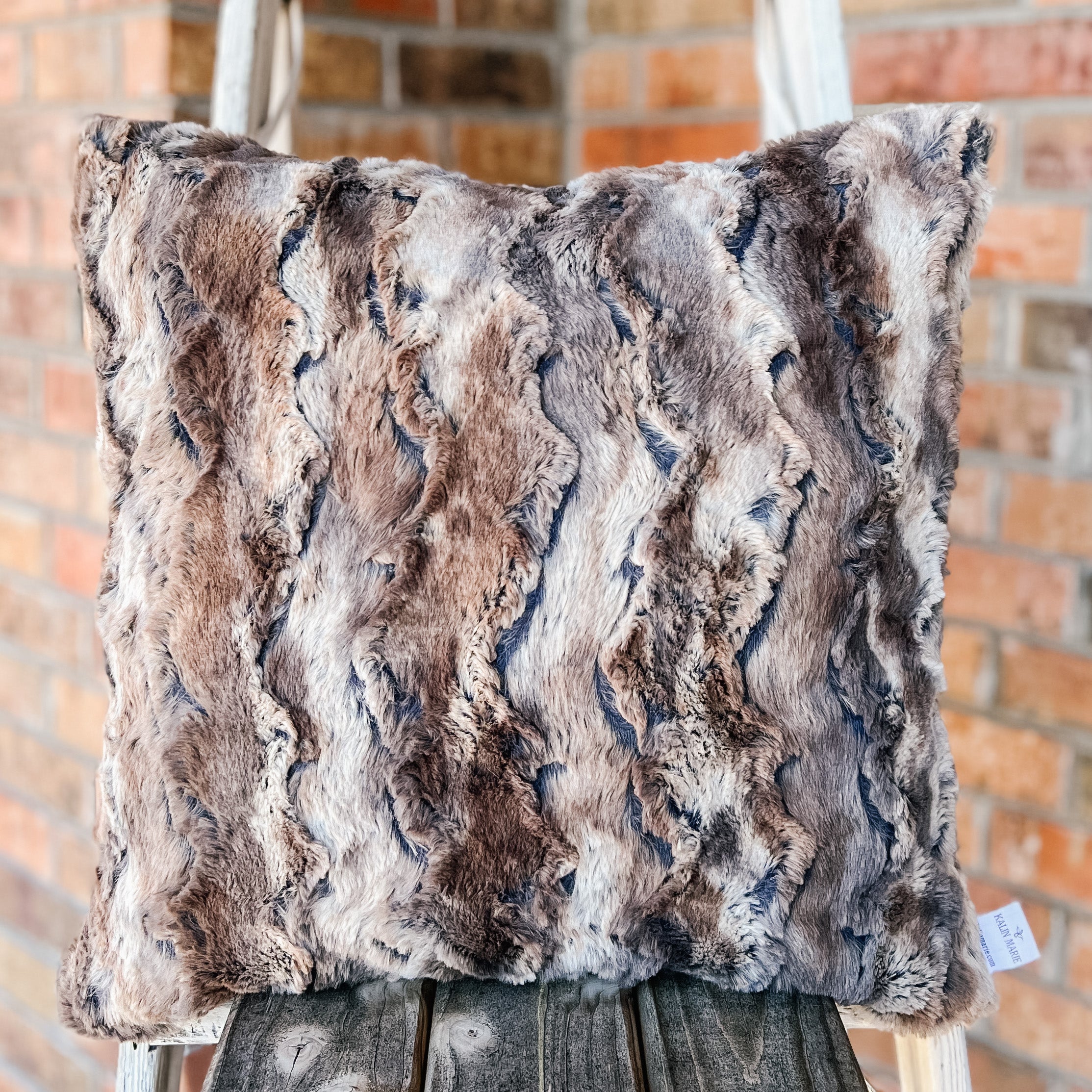 Finished 20x20 Pillow Cover with Invisible Zipper