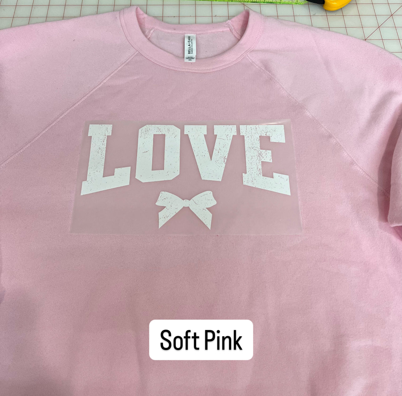 NEW! LE LOVE w/ Bow Heat Transfer Crewneck Sweatshirt