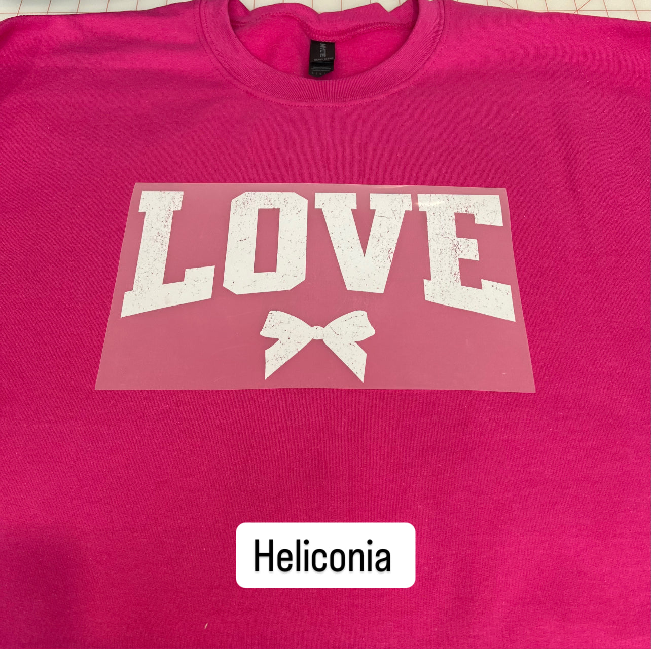 NEW! LE LOVE w/ Bow Heat Transfer Crewneck Sweatshirt