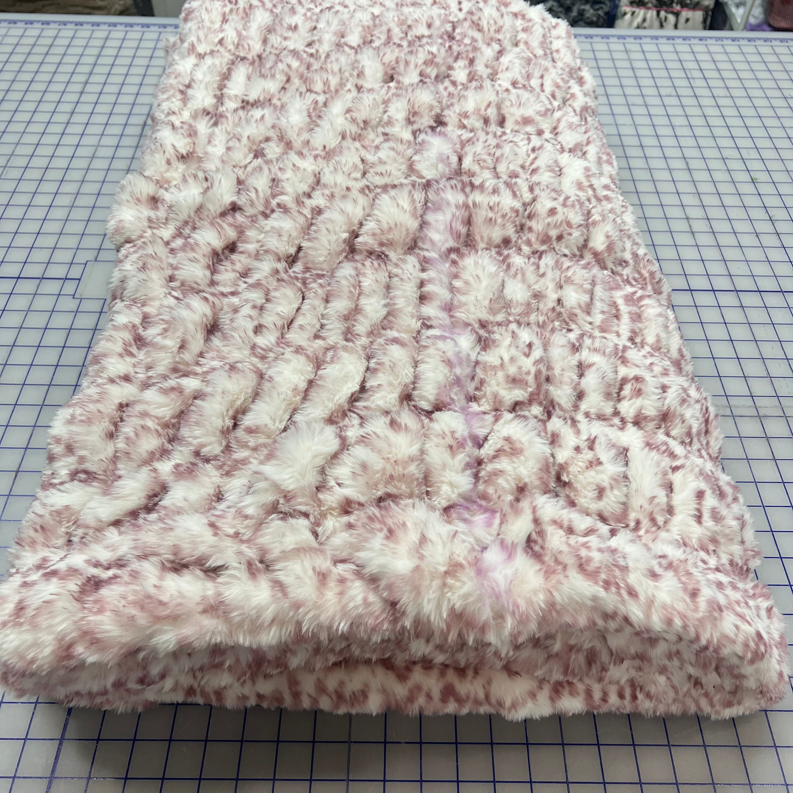 Slightly Imperfect Luxe Luca Sugar Plum Milan Blanket