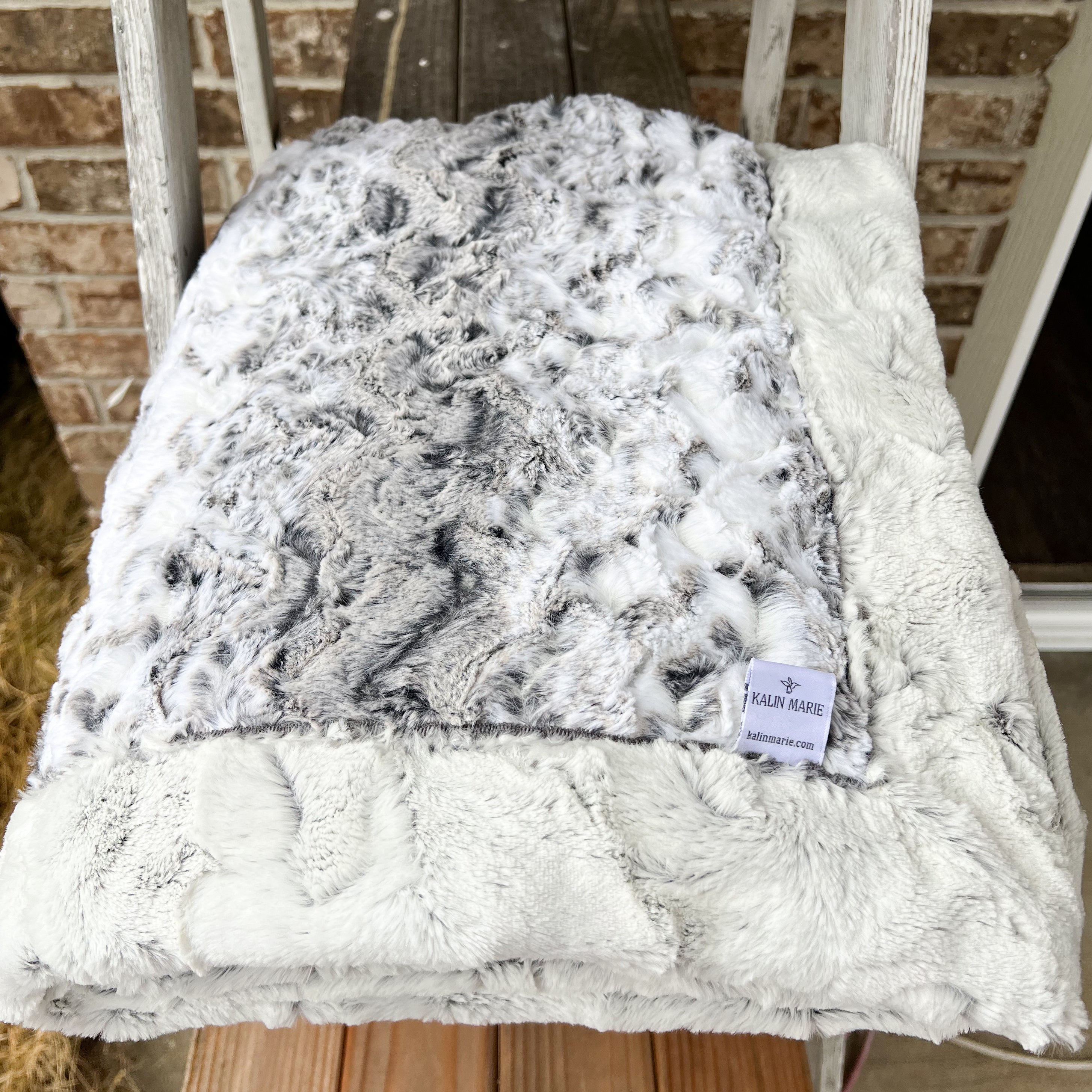 RTS Snowy Owl Black & Titan Frosted Hide Luxe Blanket