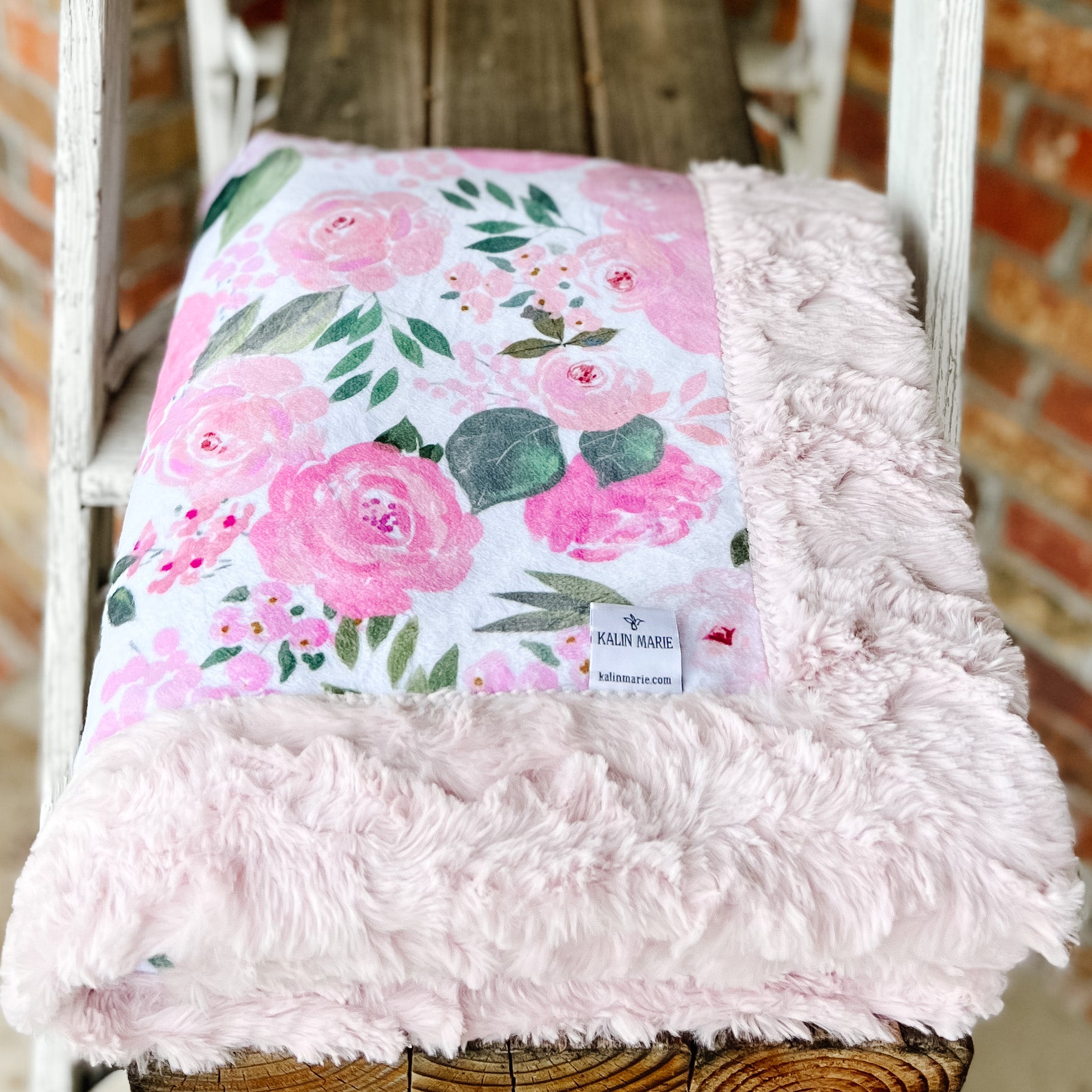 Easy Order Mothers Bouquet & Ice Pink Glacier Luxe Snuggle Blanket