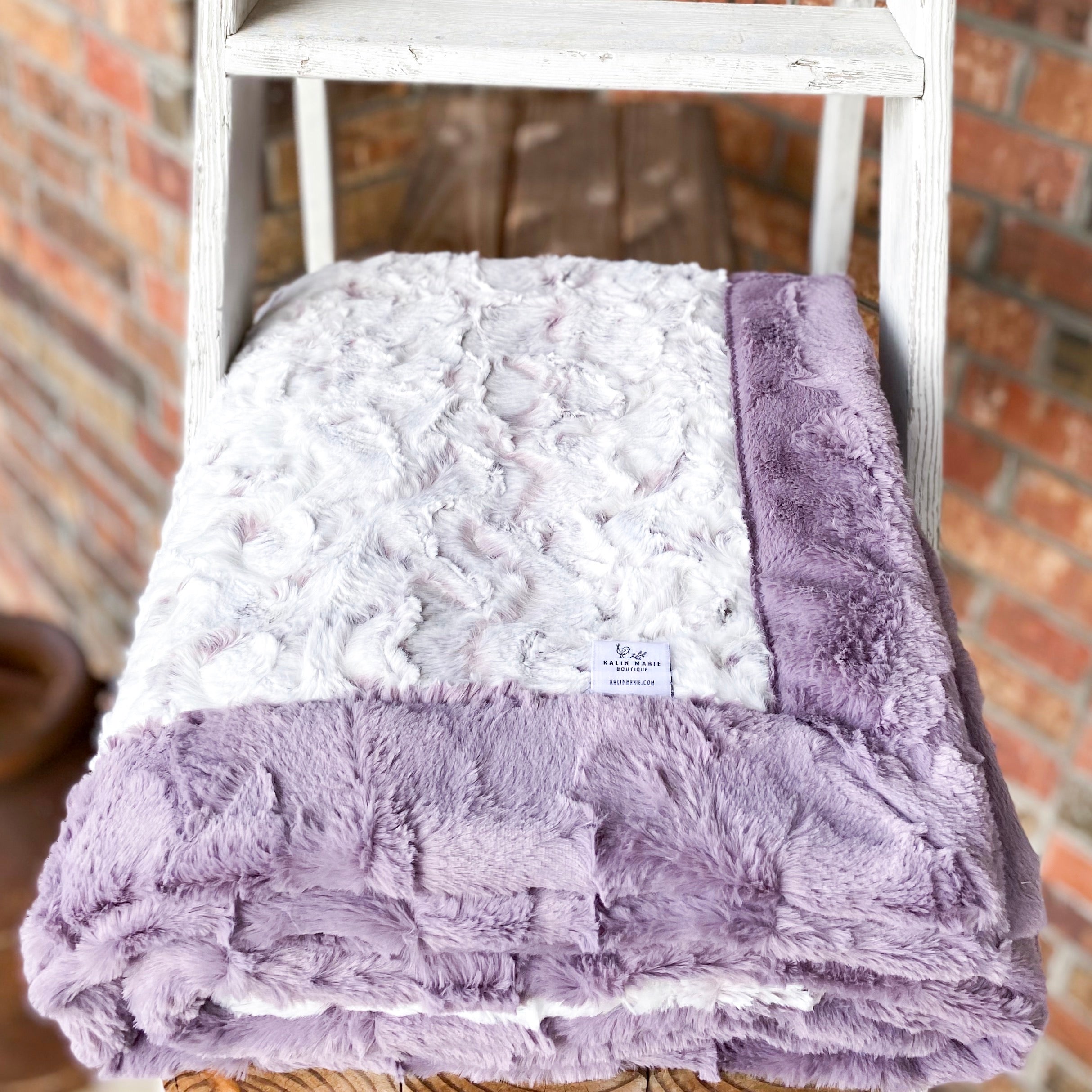 RTS Snowy Owl Elderberry & Elderberry Hide Luxe Blanket