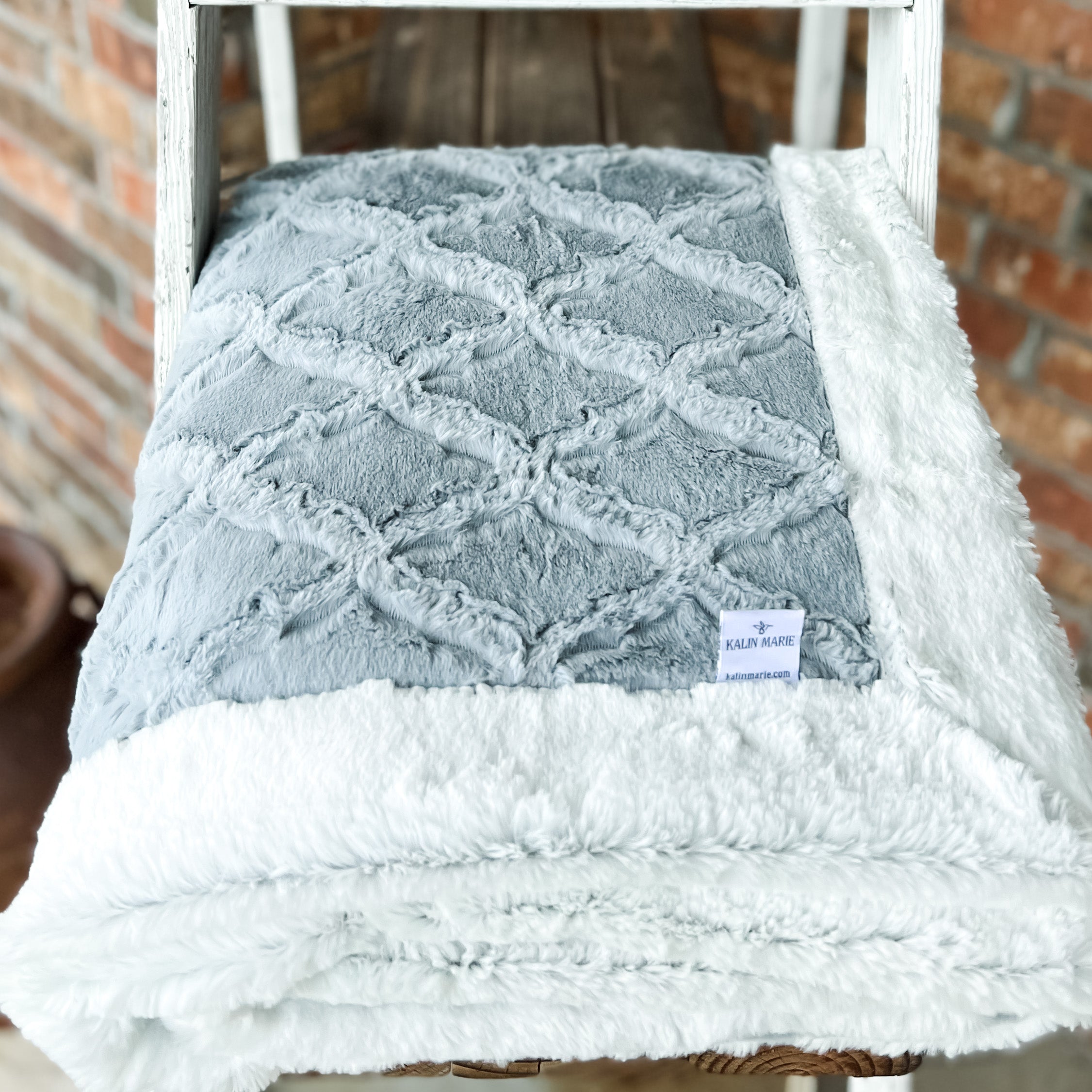 RTS Silver Lattice & Silver Frost Luxe Blanket