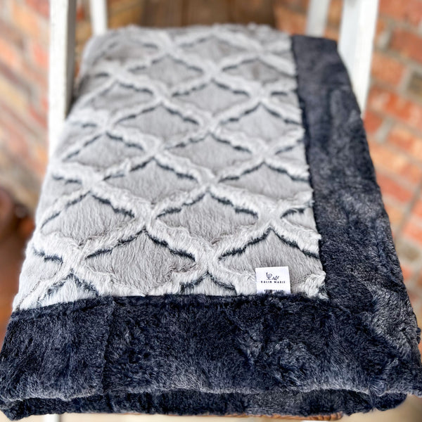 Last Chance! RTS Silver Black Frosted Lattice Luxe Blanket